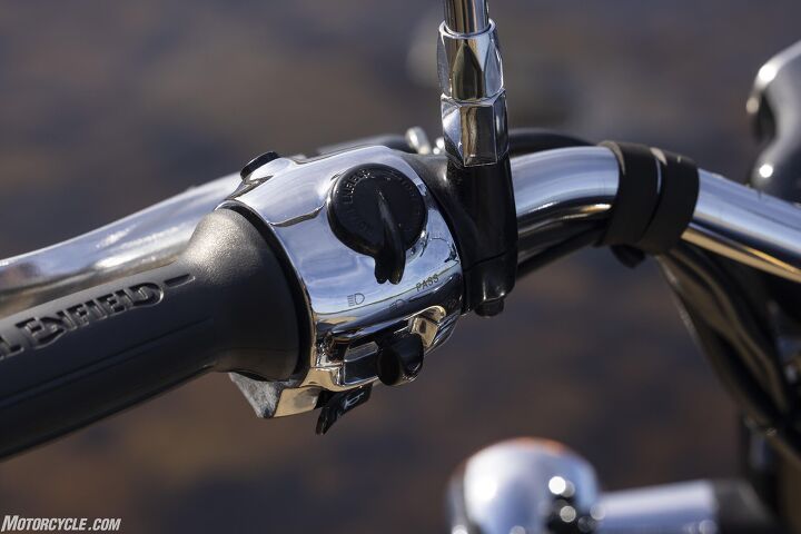 2025 royal enfield classic 650 review gallery