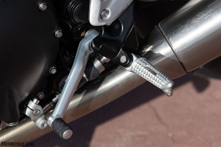 Here you can see the RS’ quickshifter tucked behind the lever, mid-linkage with little room to spare.