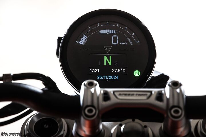Gone are the dual clocks of the previous-gen, replaced with an LCD/TFT hybrid that offers Bluetooth connectivity and charging via USB-C outlet on the left side.